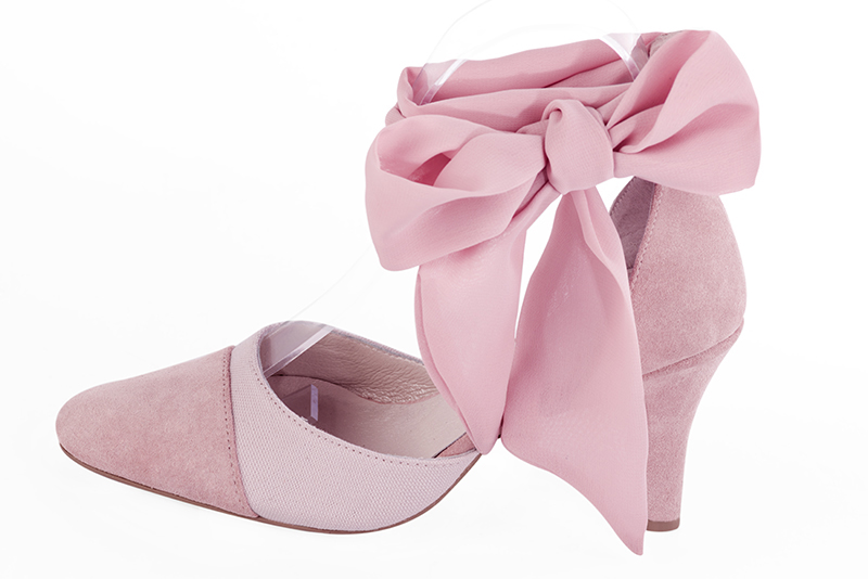 Light pink women's open side shoes, with a scarf around the ankle. Round toe. High kitten heels. Profile view - Florence KOOIJMAN